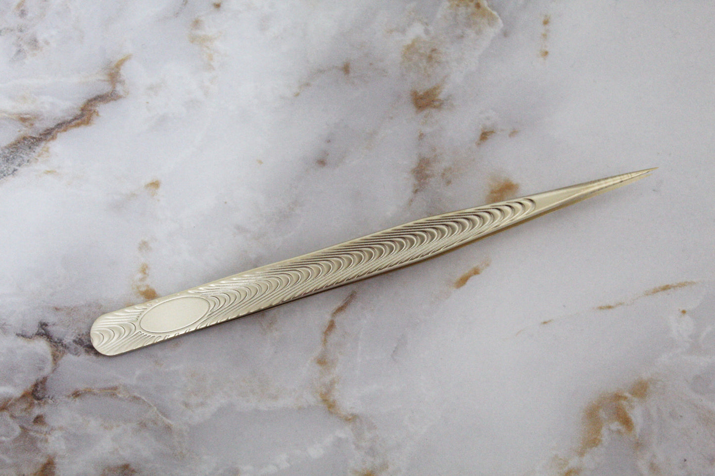Short Isolation Tweezer